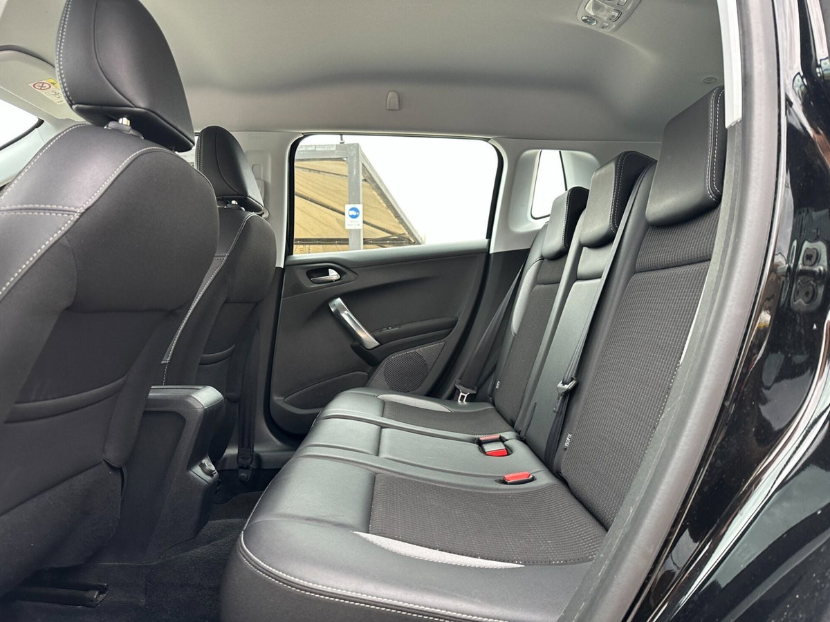 Peugeot 2008 100 Allure (15)