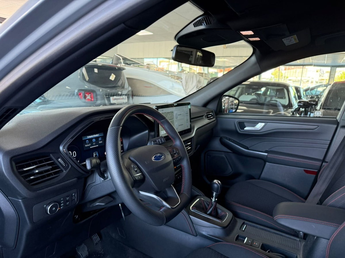 Ford Kuga 1.5 EcoBoost 150 CV 2WD ST-Line (7)