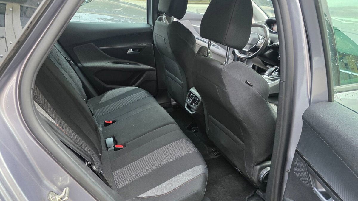 Peugeot 3008 BlueHDi 130 S&S EAT8 Active Pack (12)