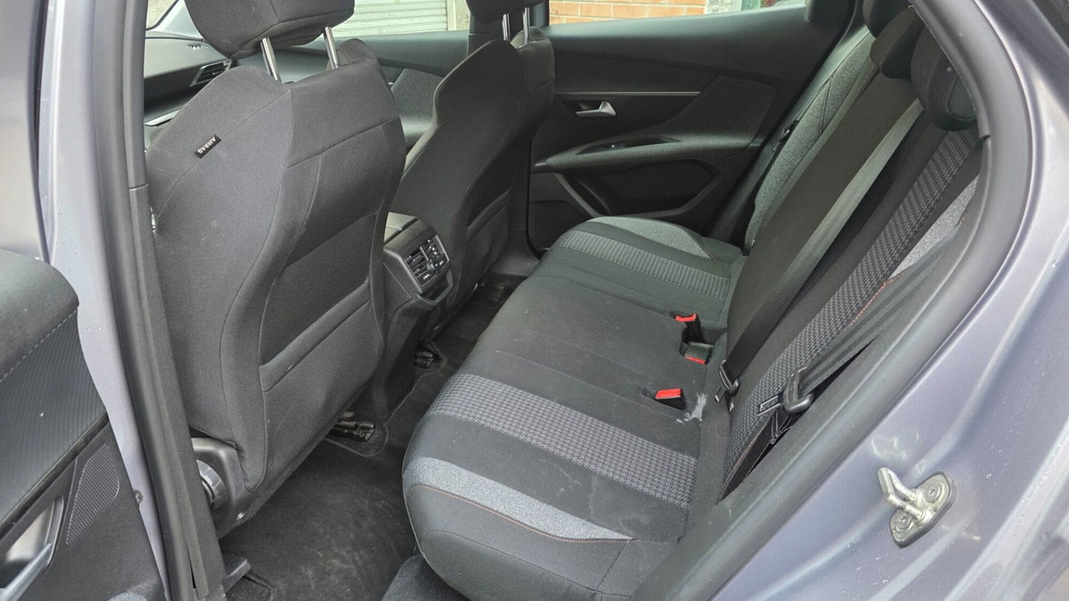 Peugeot 3008 BlueHDi 130 S&S EAT8 Active Pack (9)