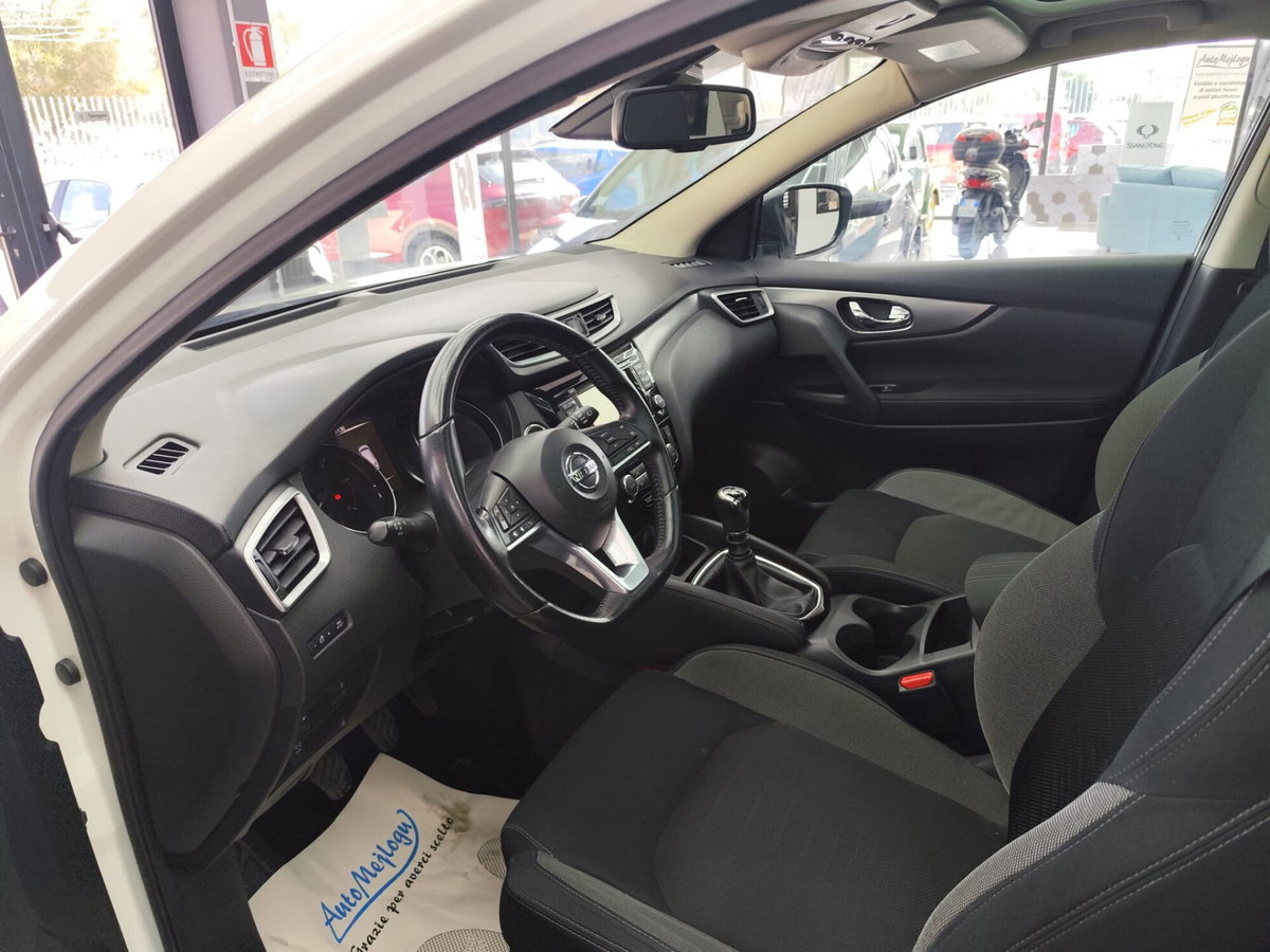 Nissan Qashqai 1.5 dCi N-Connecta (10)