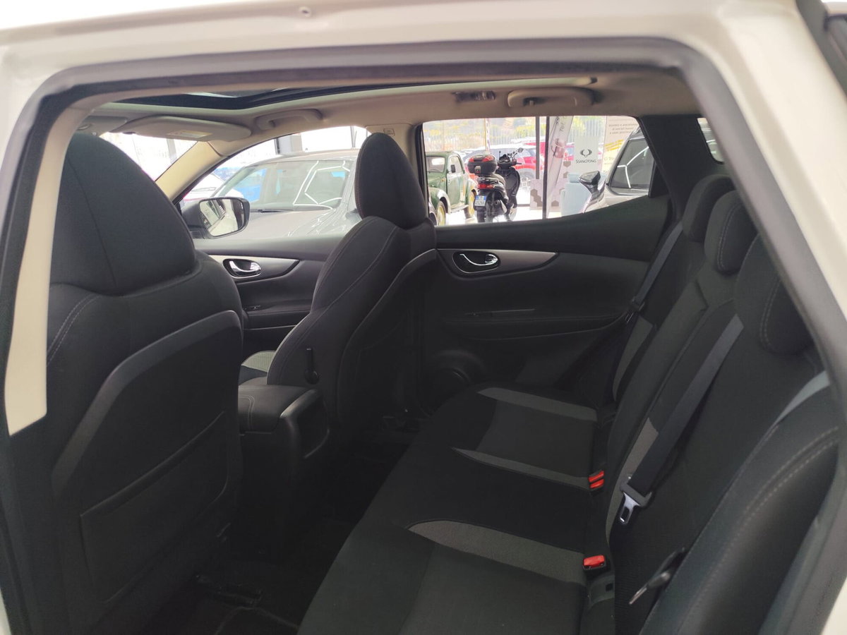 Nissan Qashqai 1.5 dCi N-Connecta (11)