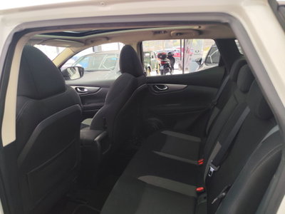 Nissan Qashqai 1.5 dCi N-Connecta (11)