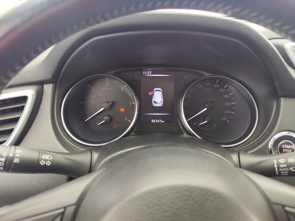 Nissan Qashqai 1.5 dCi N-Connecta (13)