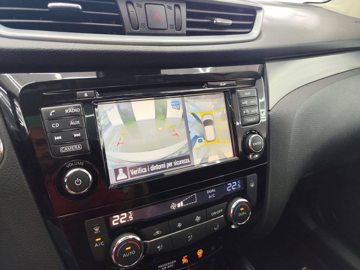 Nissan Qashqai 1.5 dCi N-Connecta (15)