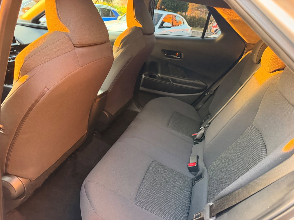 Toyota Toyota C-HR 1.8 hv Lounge fwd e-cvt (18)