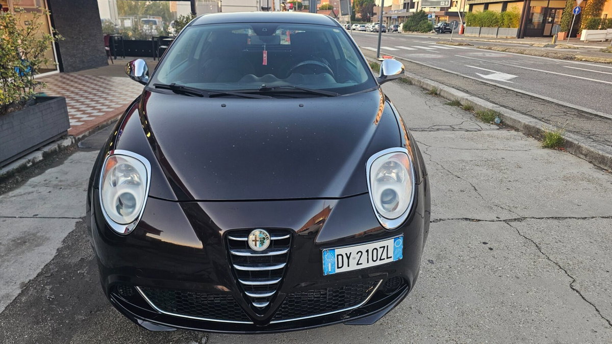Alfa Romeo MiTo 1.6 JTDm 16V Distinctive Sport Pack