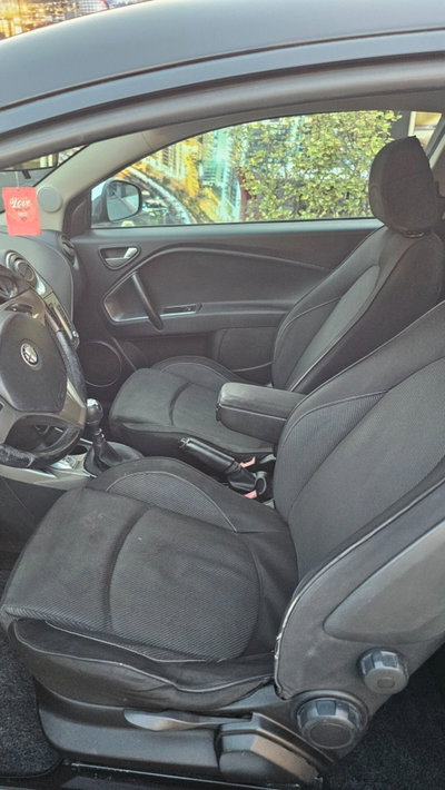 Alfa Romeo MiTo 1.6 JTDm 16V Distinctive Sport Pack (4)