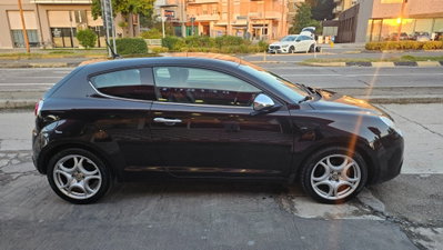 Alfa Romeo MiTo 1.6 JTDm 16V Distinctive Sport Pack (9)