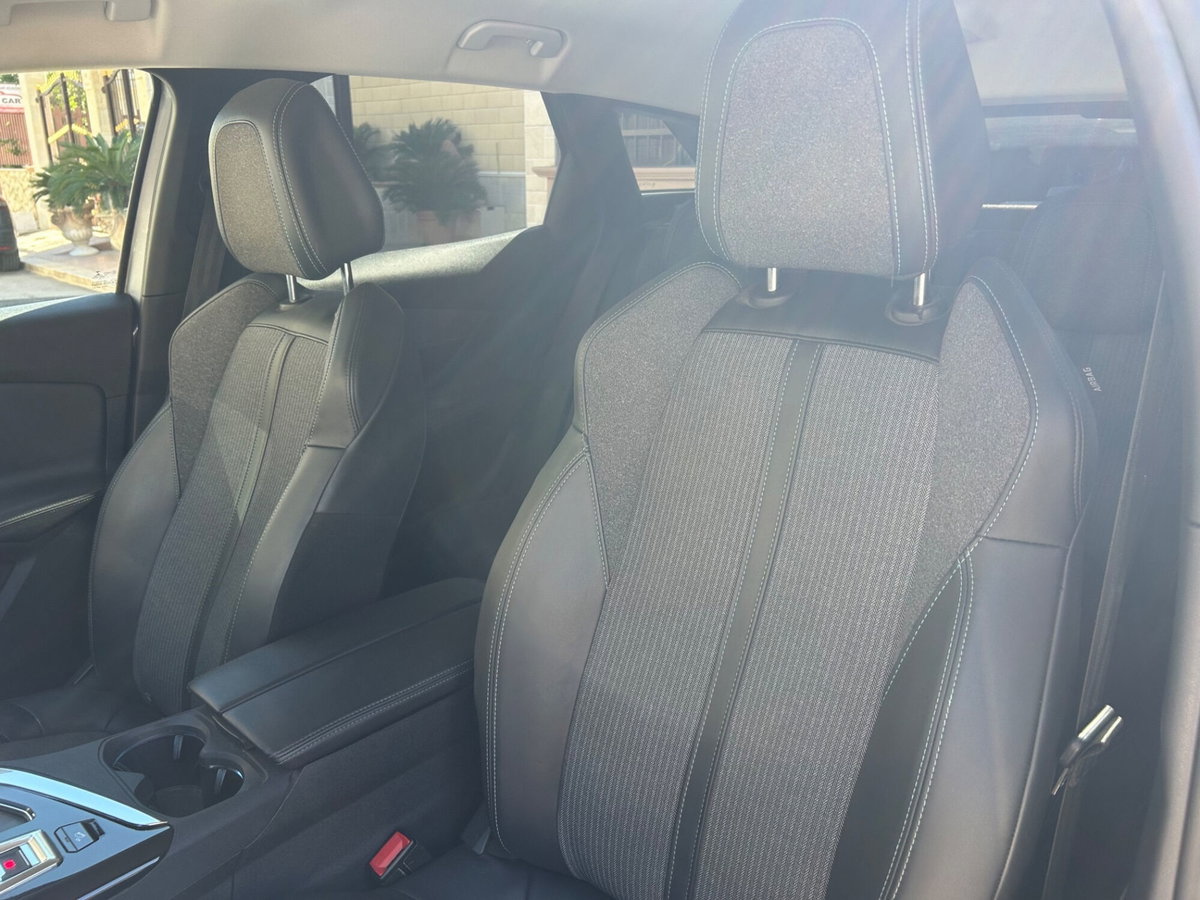 Peugeot 3008 BlueHDi 130 S&S EAT8 Allure Pack (18)