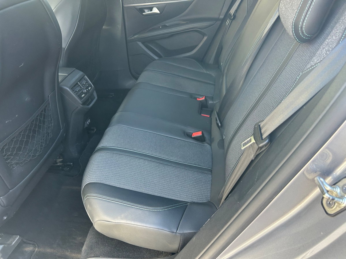 Peugeot 3008 BlueHDi 130 S&S EAT8 Allure Pack (19)