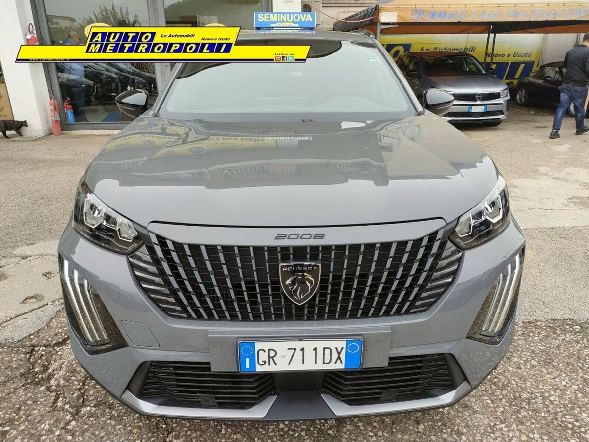 Peugeot 2008 1.2 turbo Allure 100cv (2)