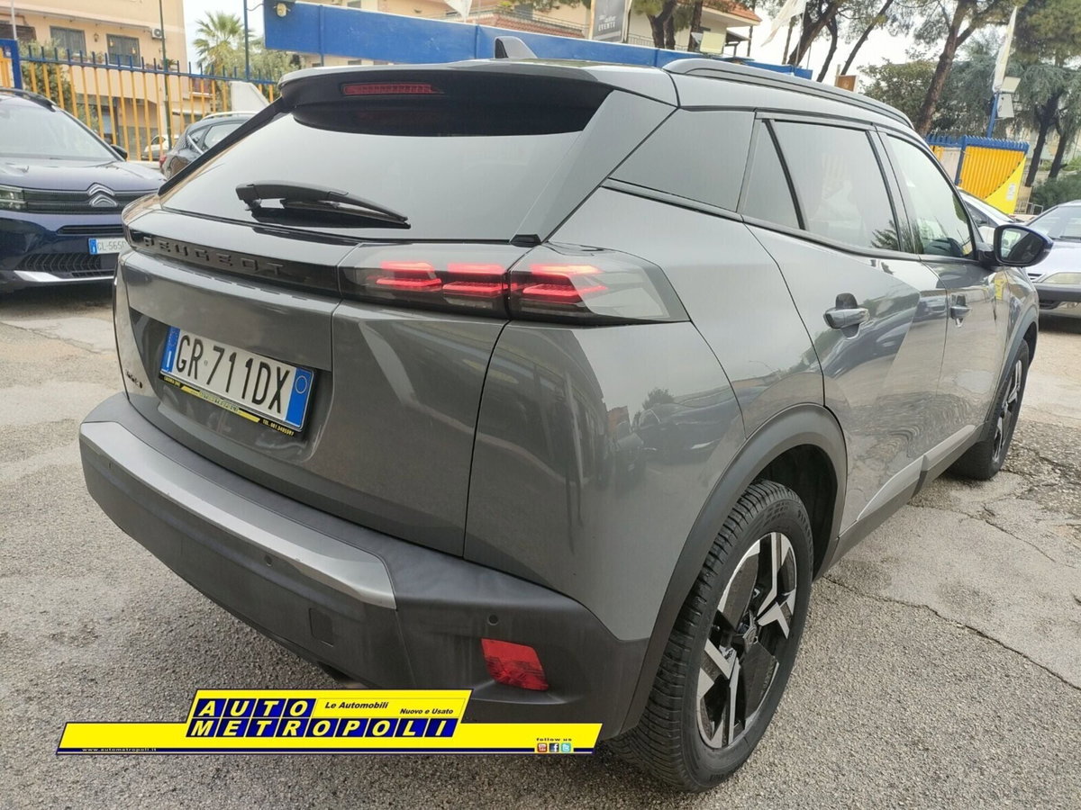 Peugeot 2008 1.2 turbo Allure 100cv (5)