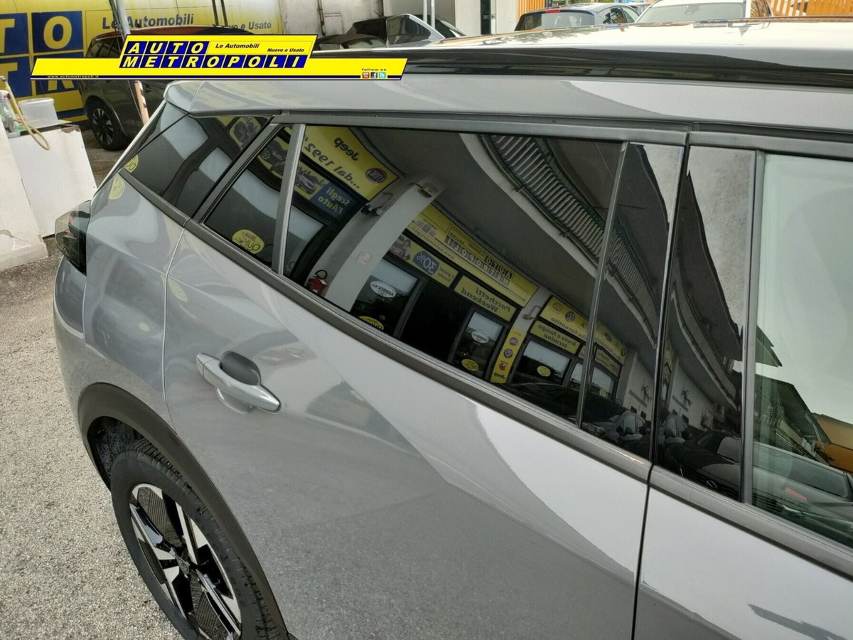 Peugeot 2008 1.2 turbo Allure 100cv (7)