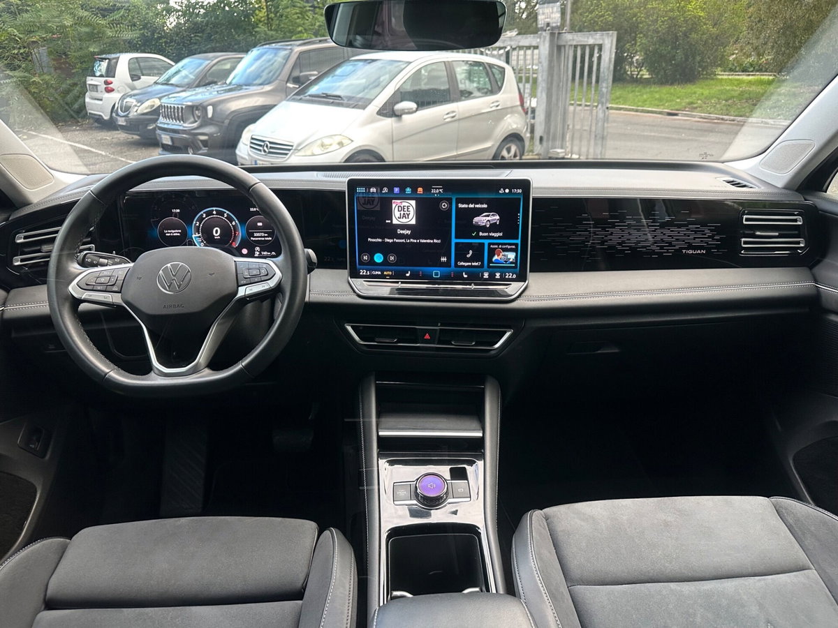 Volkswagen Tiguan 1.5 etsi Elegance 150cv dsg (7)