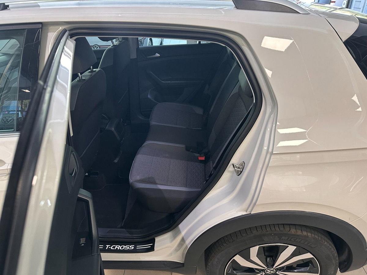 Volkswagen T-Cross 1.0 TSI 110 CV Sport (7)