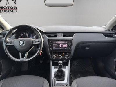 Skoda Octavia Station Wagon 1.6 TDI 115 CV Wagon 4x4 Executive (13)