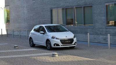Peugeot 208 75 5 porte Allure (2)