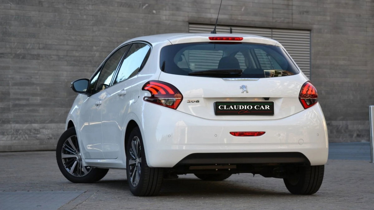 Peugeot 208 75 5 porte Allure (3)