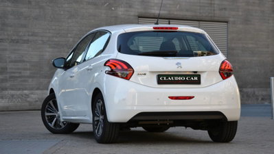 Peugeot 208 75 5 porte Allure (3)