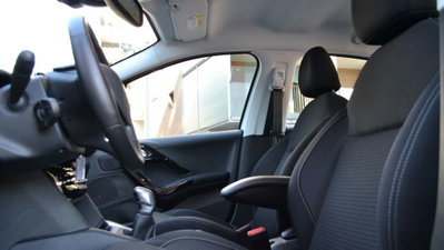 Peugeot 208 75 5 porte Allure (5)