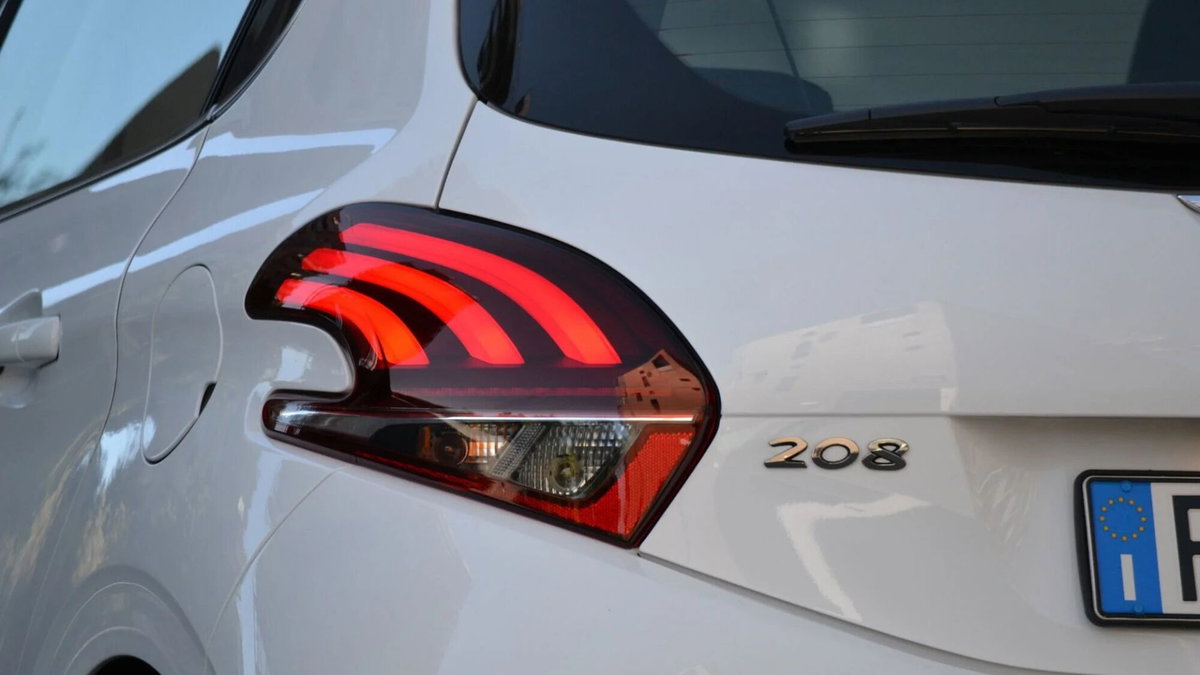 Peugeot 208 75 5 porte Allure (6)