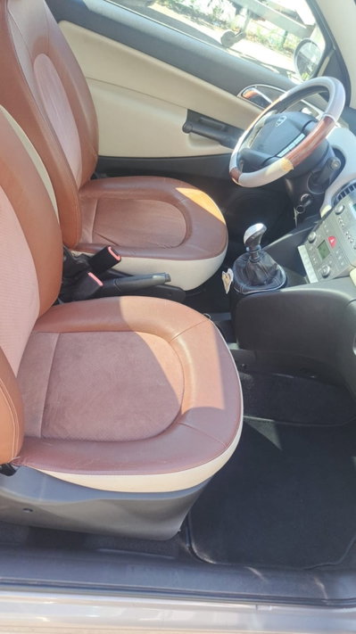 Lancia Ypsilon 1.4 Unyca Ecochic GPL (6)