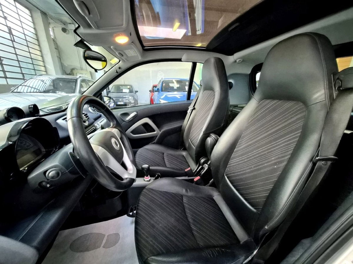 smart Fortwo 1000 52 kW MHD coupé pulse (12)