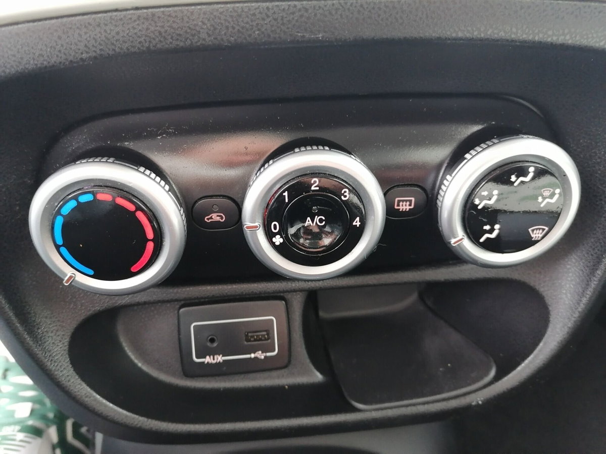 Fiat 500L Living 1.6 Multijet 105 CV Business (14)