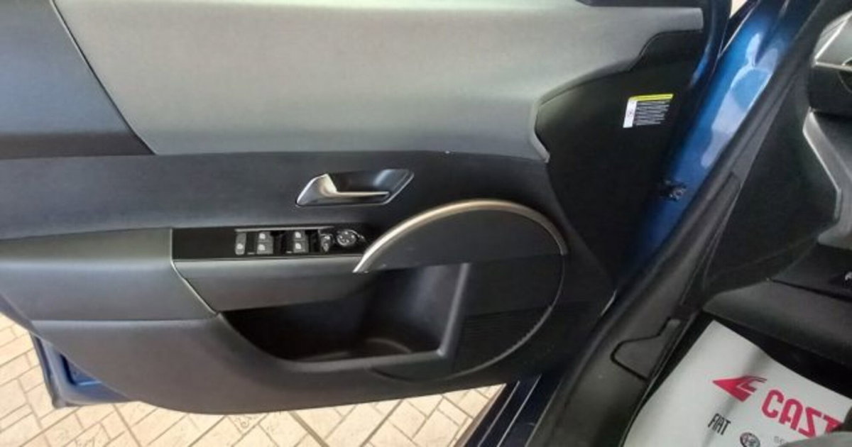 Lancia Ypsilon 1.2 mhev Edizione Limitata Cassina e-dct (11)