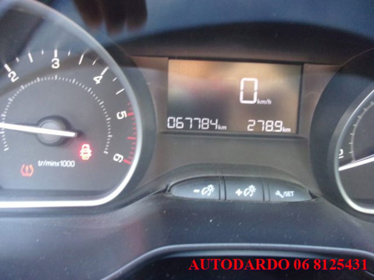 Peugeot 2008 75 Active (17)