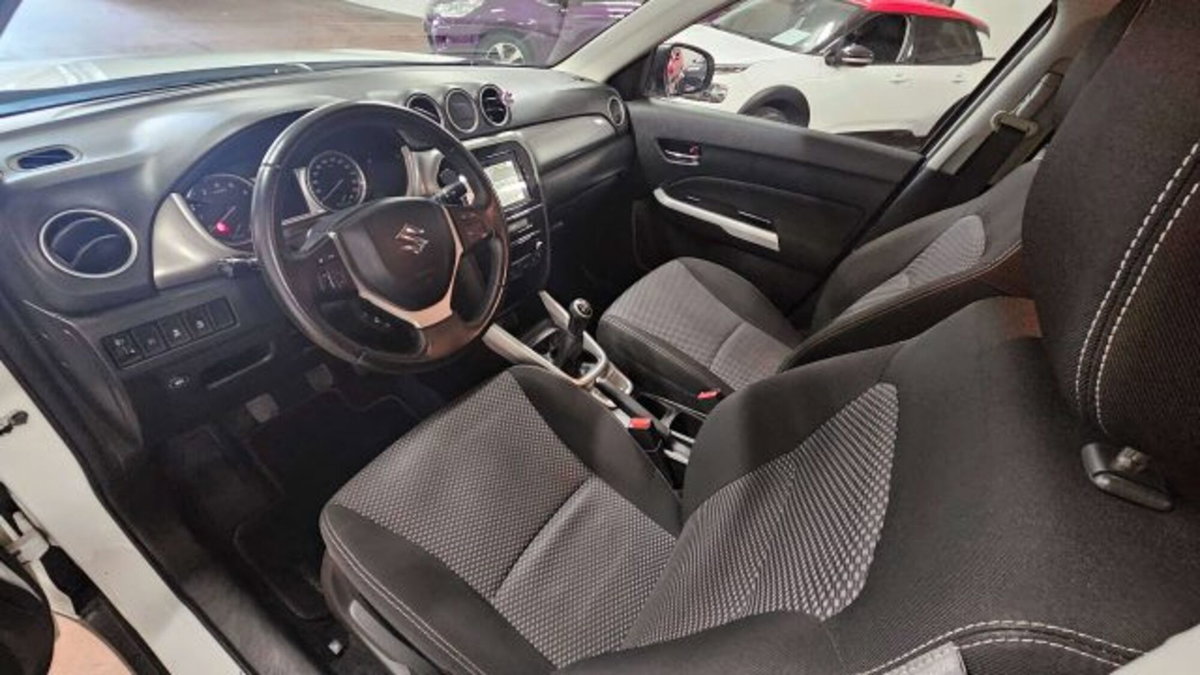 Suzuki Vitara 1.6 VVT V-Cool (9)
