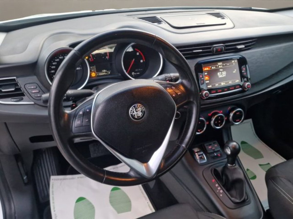 Alfa Romeo Giulietta 1.6 JTDm Exclusive 120cv (10)