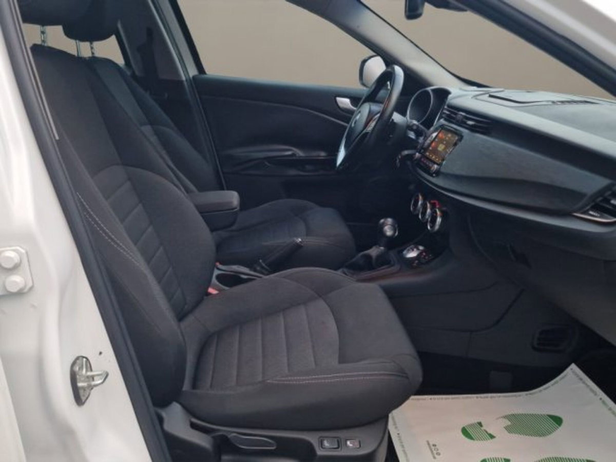 Alfa Romeo Giulietta 1.6 JTDm Exclusive 120cv (18)