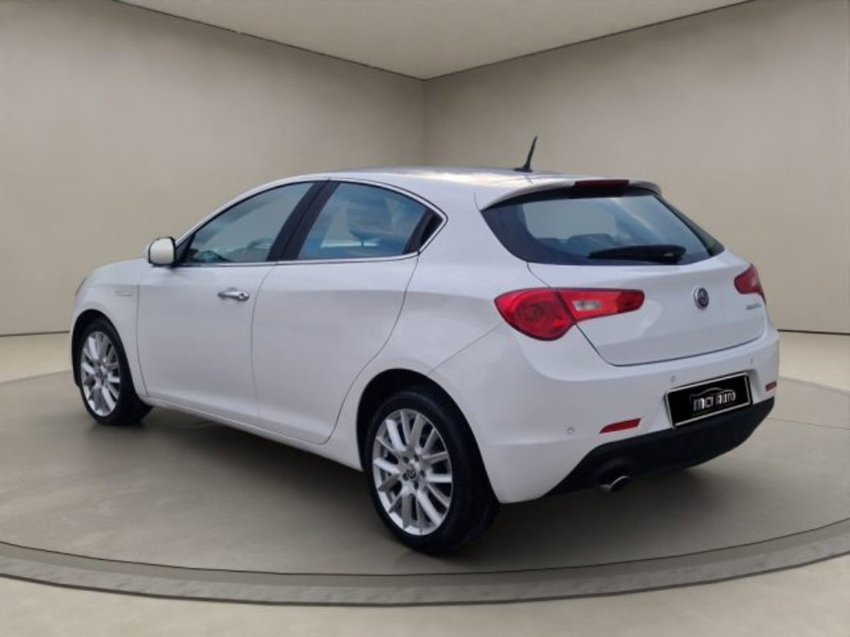 Alfa Romeo Giulietta 1.6 JTDm Exclusive 120cv (3)