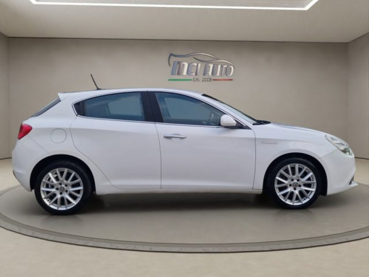 Alfa Romeo Giulietta 1.6 JTDm Exclusive 120cv (6)
