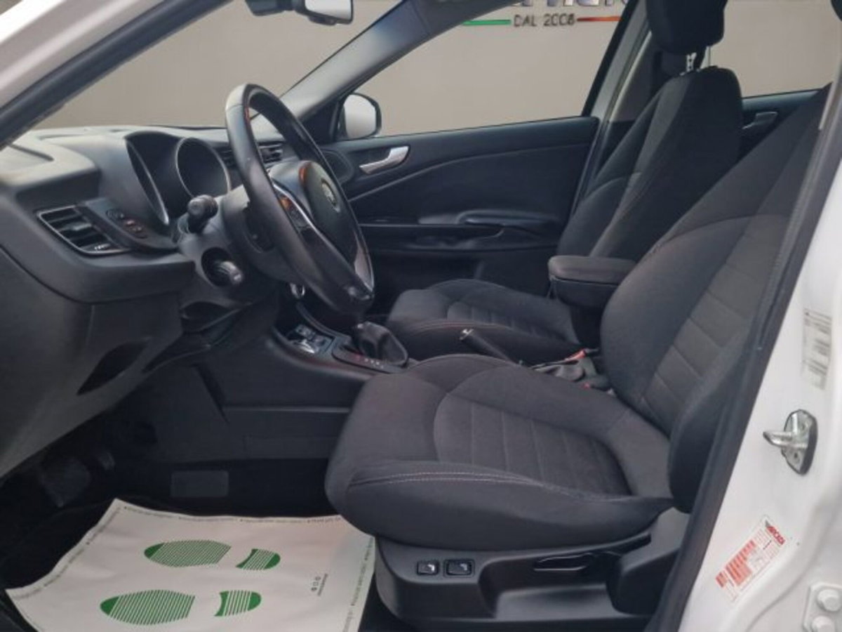 Alfa Romeo Giulietta 1.6 JTDm Exclusive 120cv (9)