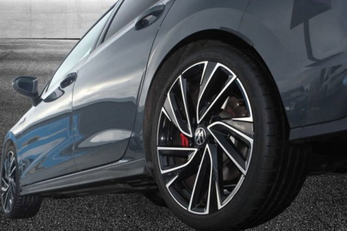 Volkswagen Golf 2.0 TSI GTI DSG (5)