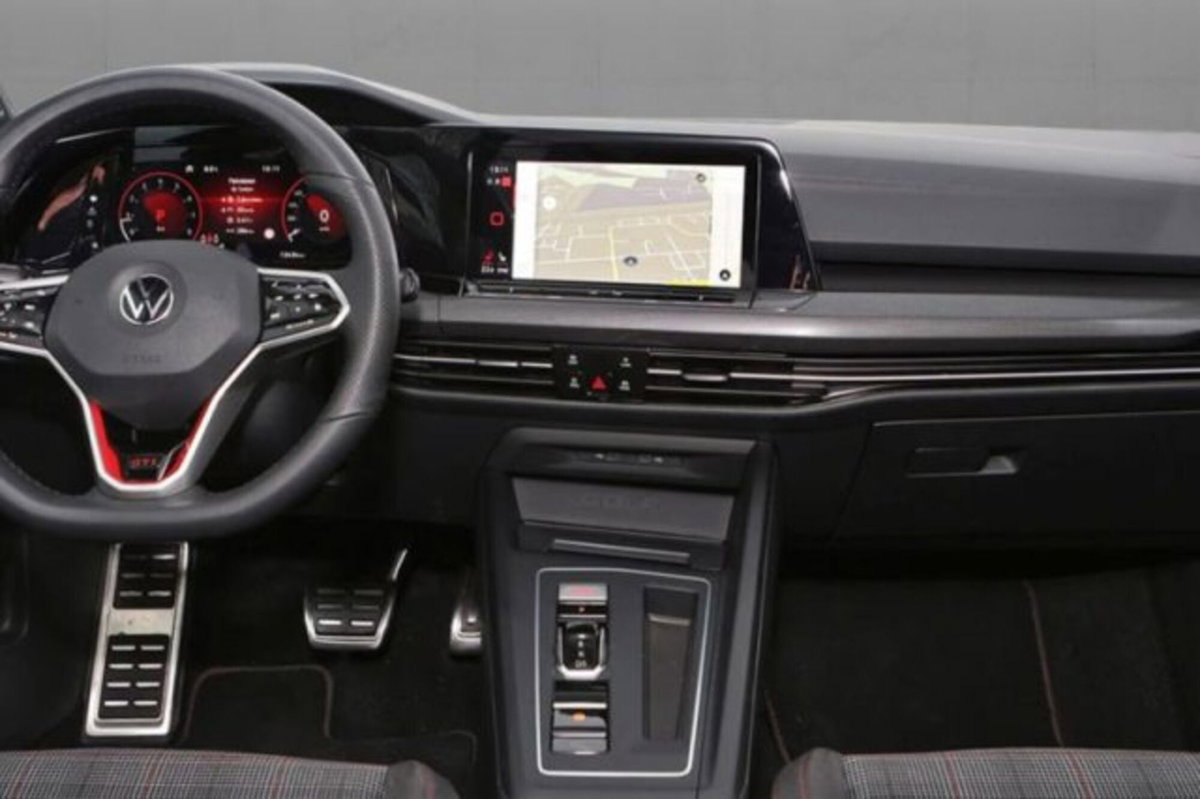 Volkswagen Golf 2.0 TSI GTI DSG (6)