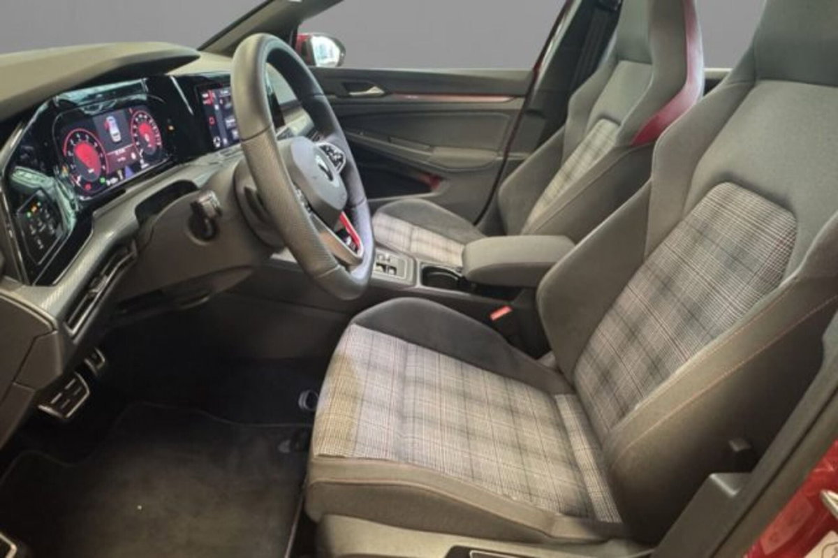 Volkswagen Golf 2.0 TSI GTI DSG (6)