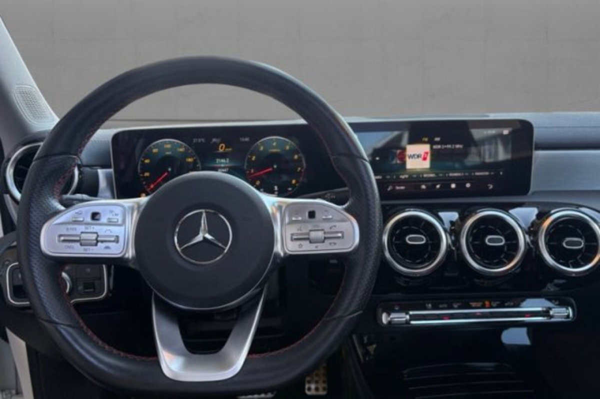 Mercedes-Benz Classe A Sedan 250 Automatic 4p. Premium (6)