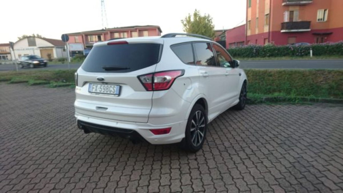 Ford Kuga 1.5 EcoBoost 120 CV S&S 2WD ST-Line (2)