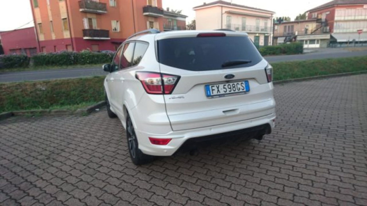 Ford Kuga 1.5 EcoBoost 120 CV S&S 2WD ST-Line (4)