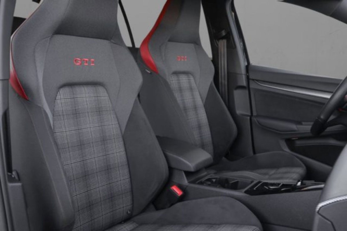 Volkswagen Golf 2.0 tsi GTI 265cv dsg (4)
