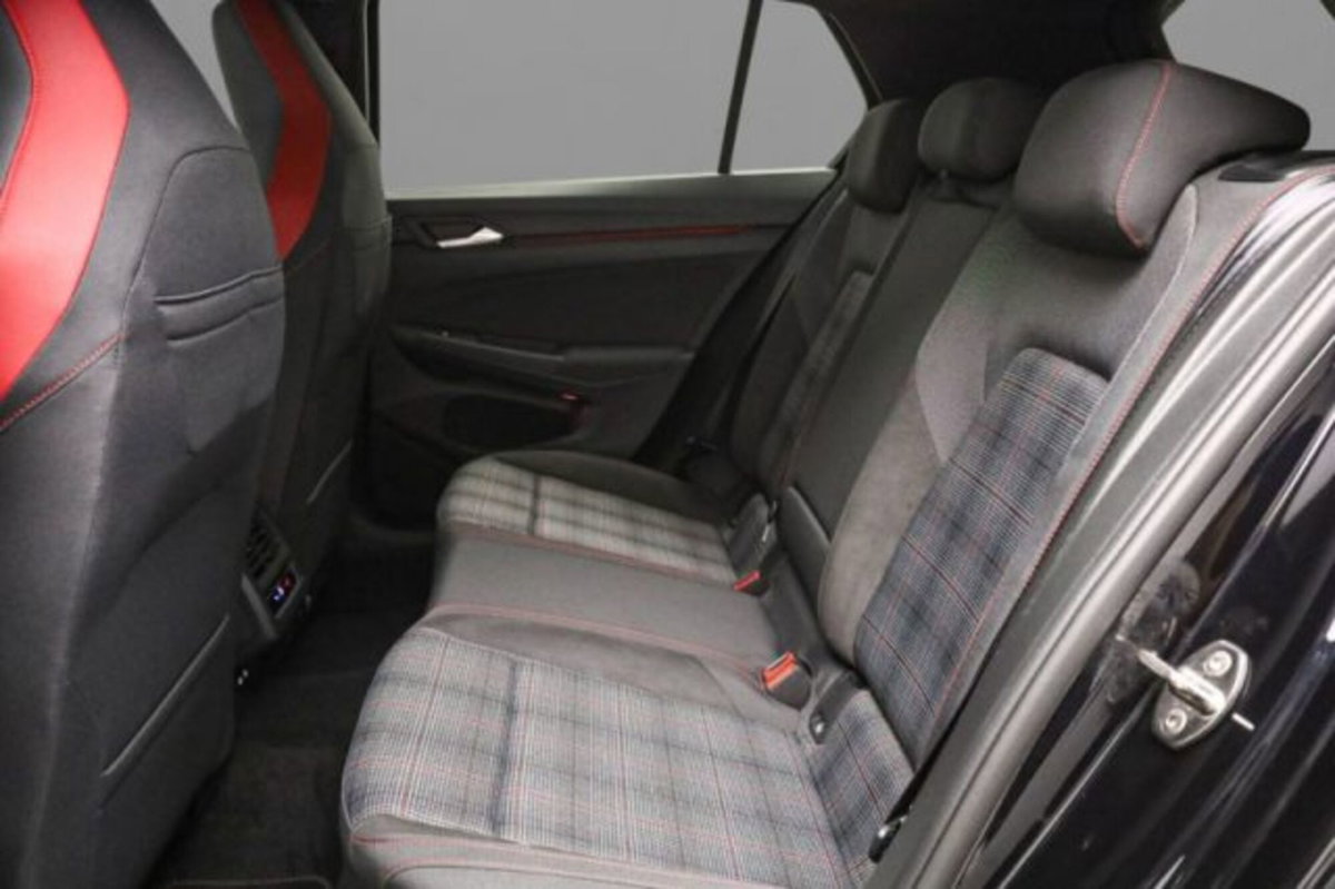 Volkswagen Golf 2.0 TSI GTI DSG (8)