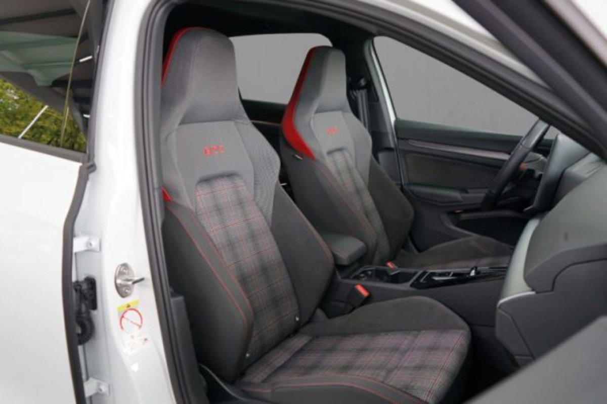 Volkswagen Golf 2.0 tsi GTI 265cv dsg (6)