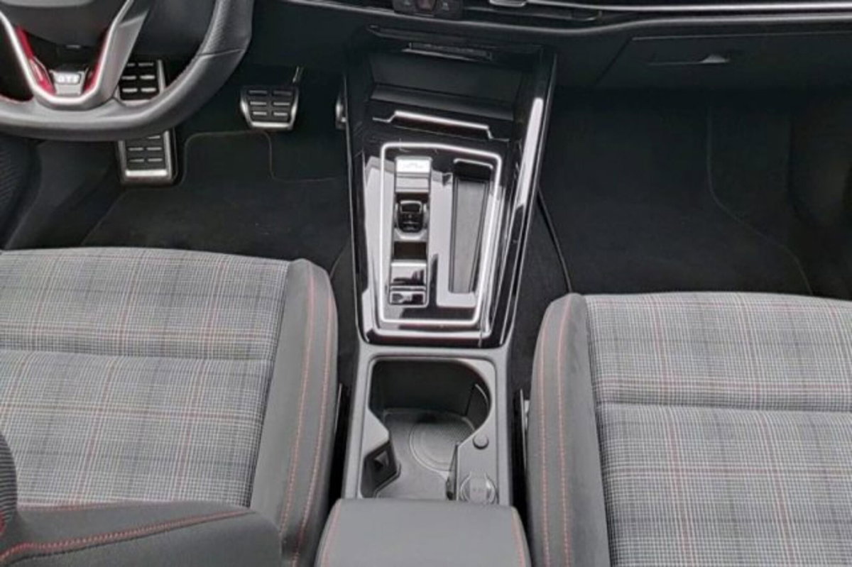 Volkswagen Golf 2.0 TSI GTI DSG (7)