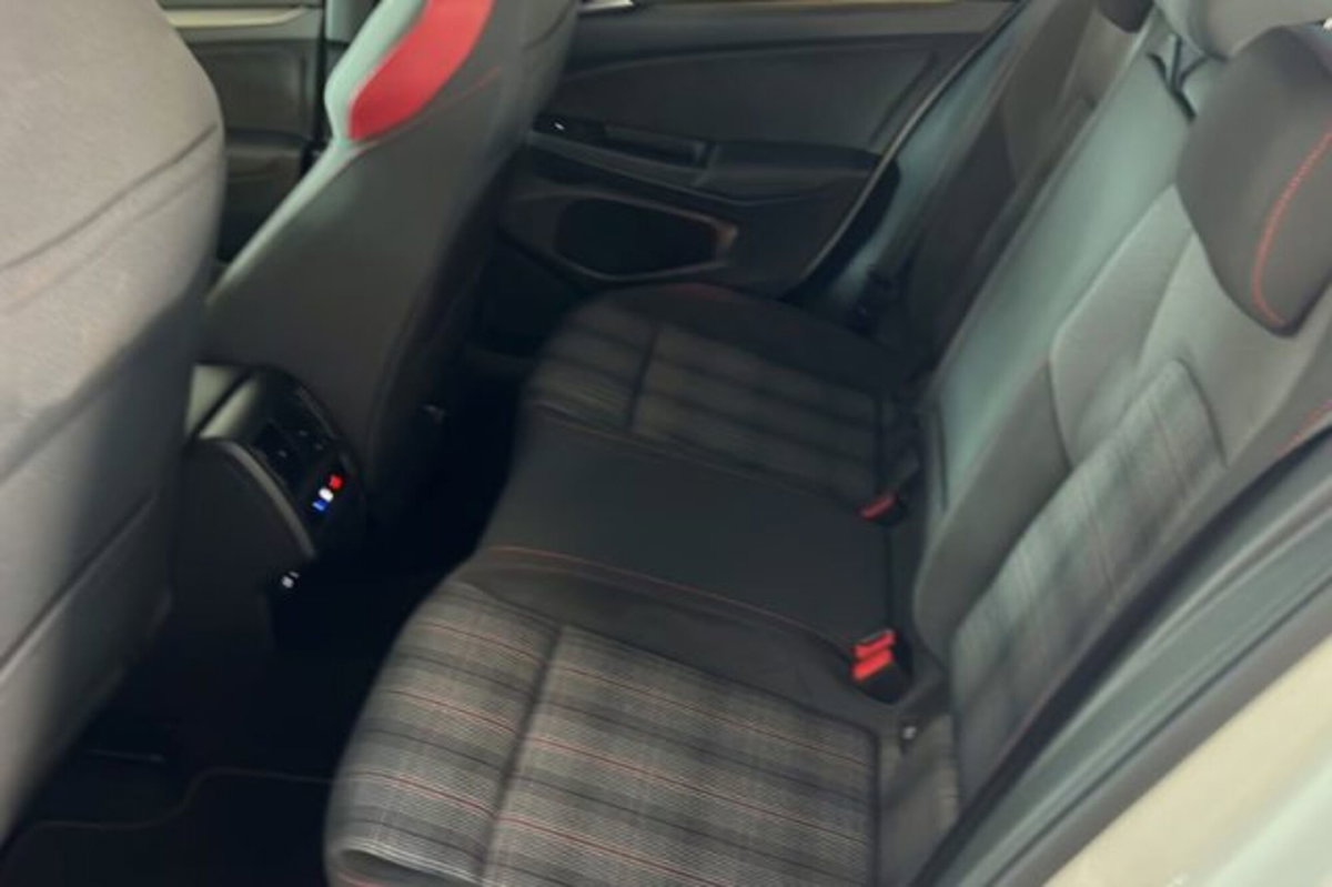 Volkswagen Golf 2.0 tsi GTI 265cv dsg (8)