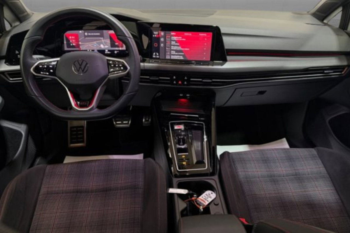 Volkswagen Golf 2.0 TSI GTI DSG (6)