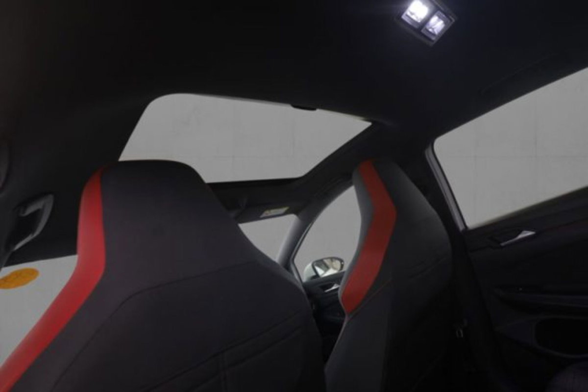 Volkswagen Golf 2.0 TSI GTI DSG (8)